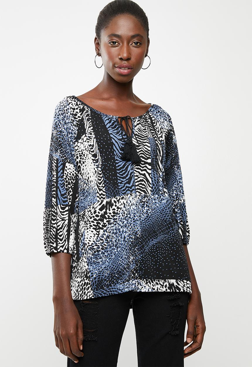 Revenge - Peasant blouse with contrast print - blue