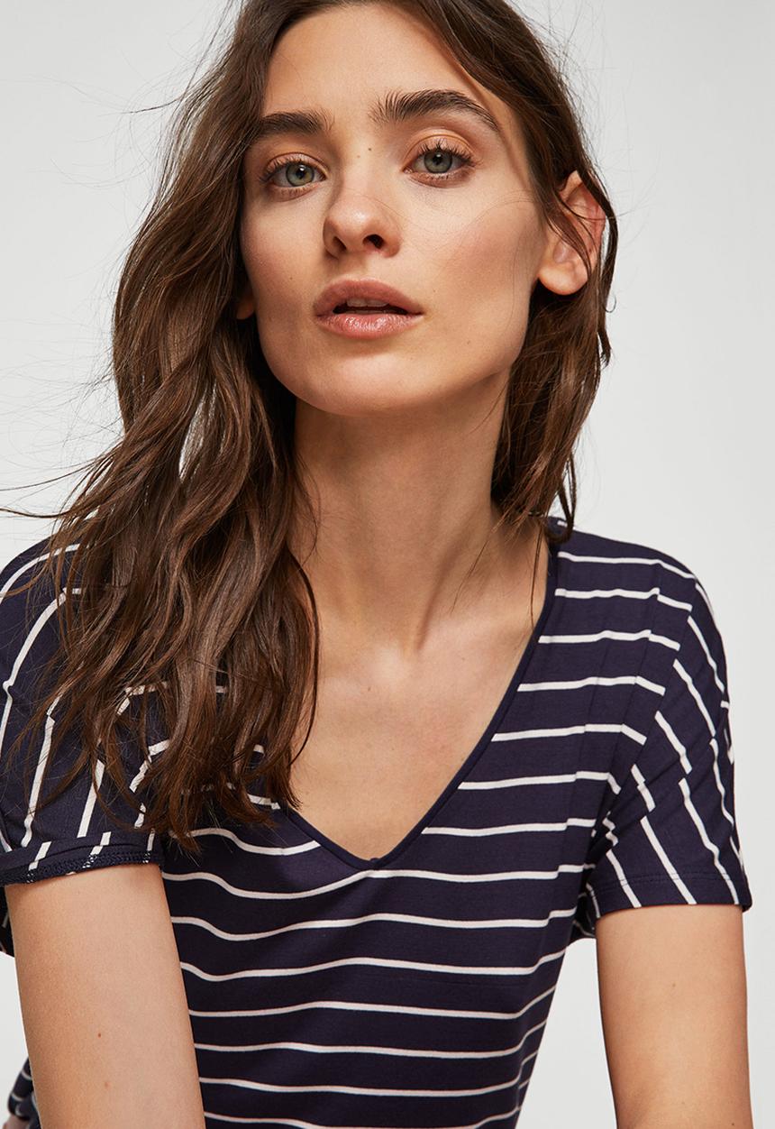 MANGO - V-neckline essential T-shirt - navy
