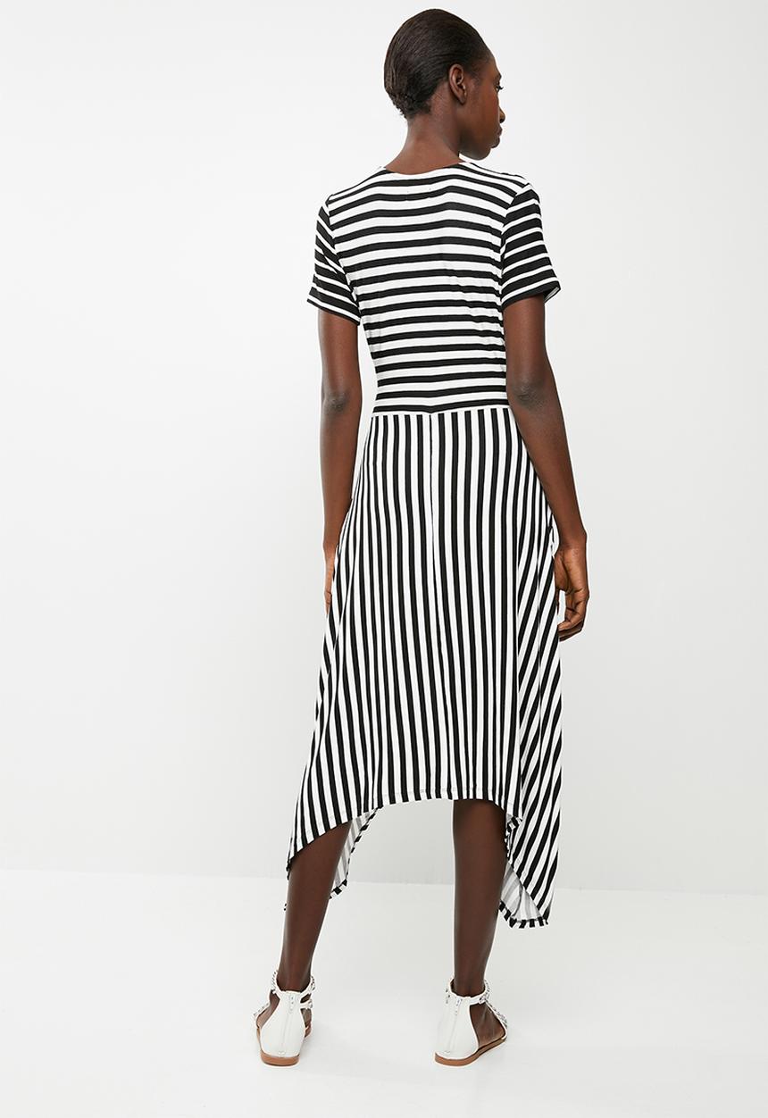 edit - Short sleeve wrap dress - black & white