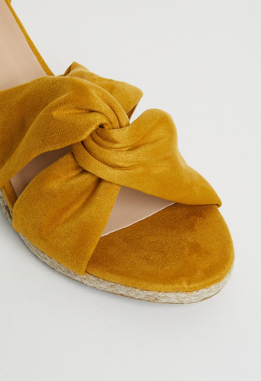 STYLE REPUBLIC - Knotted detail wedges - yellow