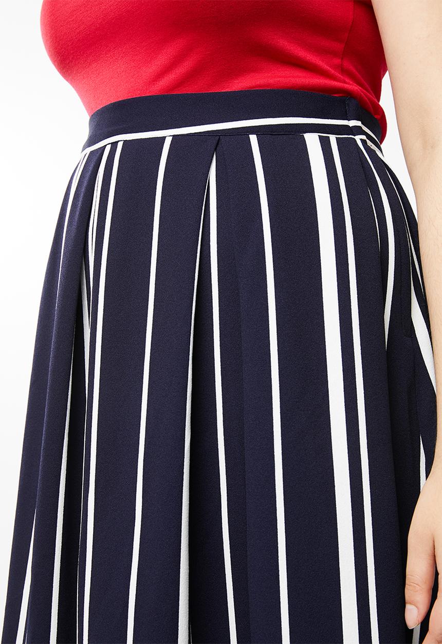 STYLE REPUBLIC PLUS - Fit and flare skirt - navy & white