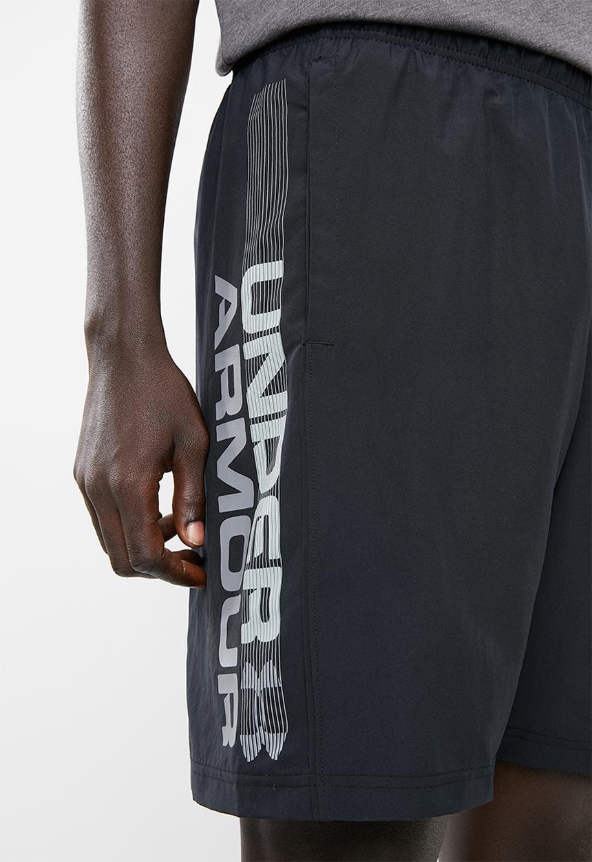 Under Armour - Woven graphic wood mark short - black 