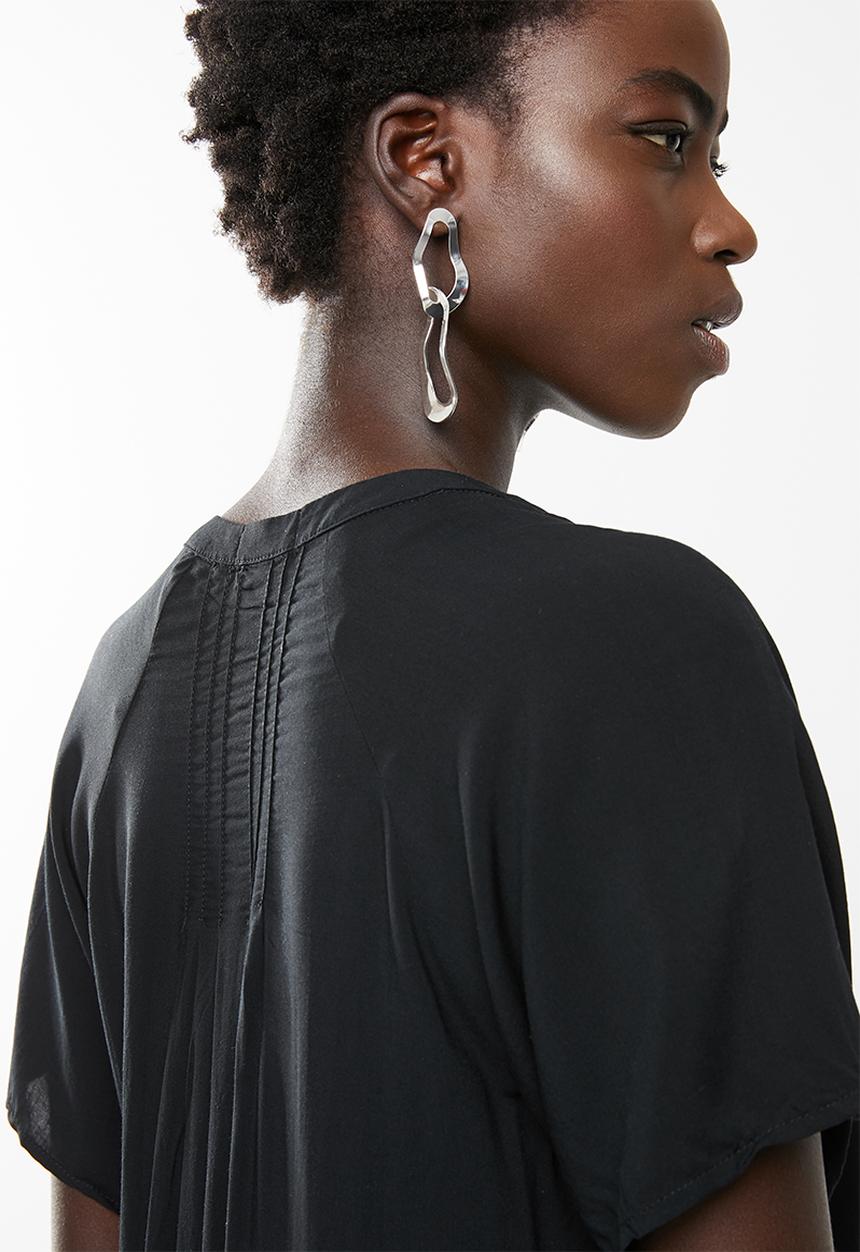 edit - Short sleeve pintuck blouse - black