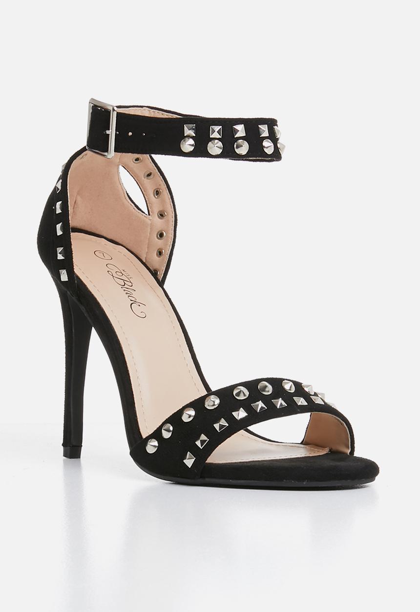 Miss Black - Zeenat heel - black