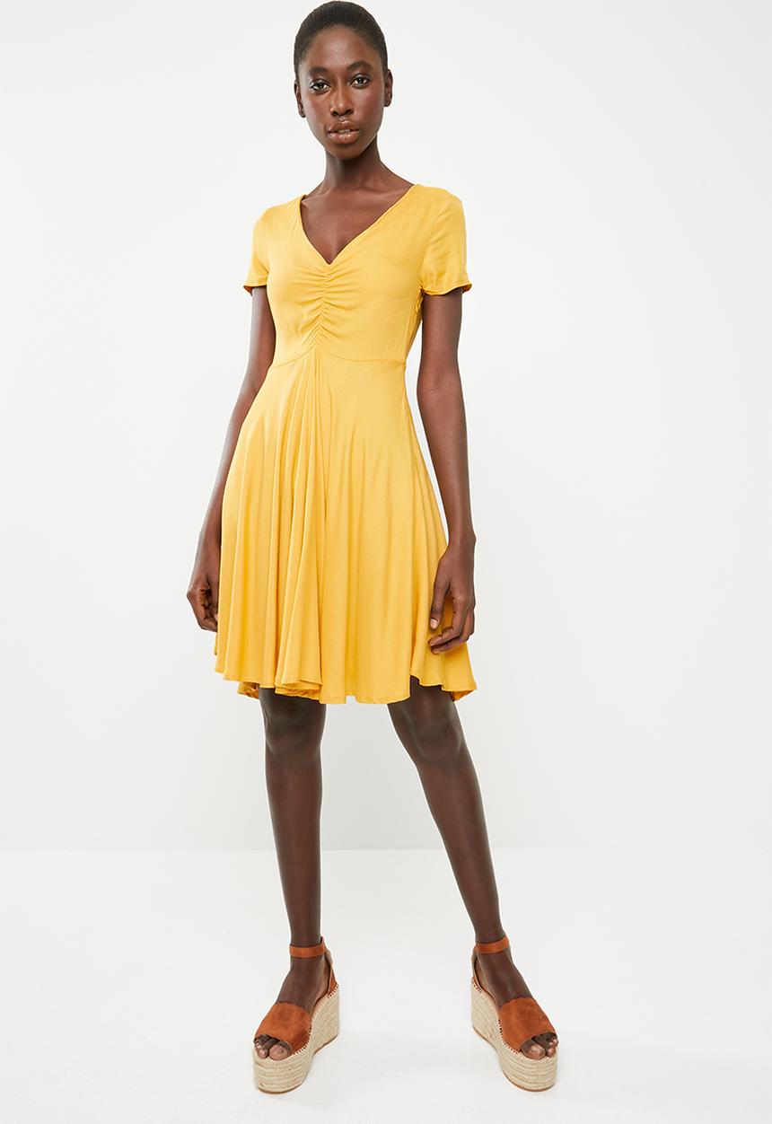 c(inch) - Ruched front fit and flare dress - yellow