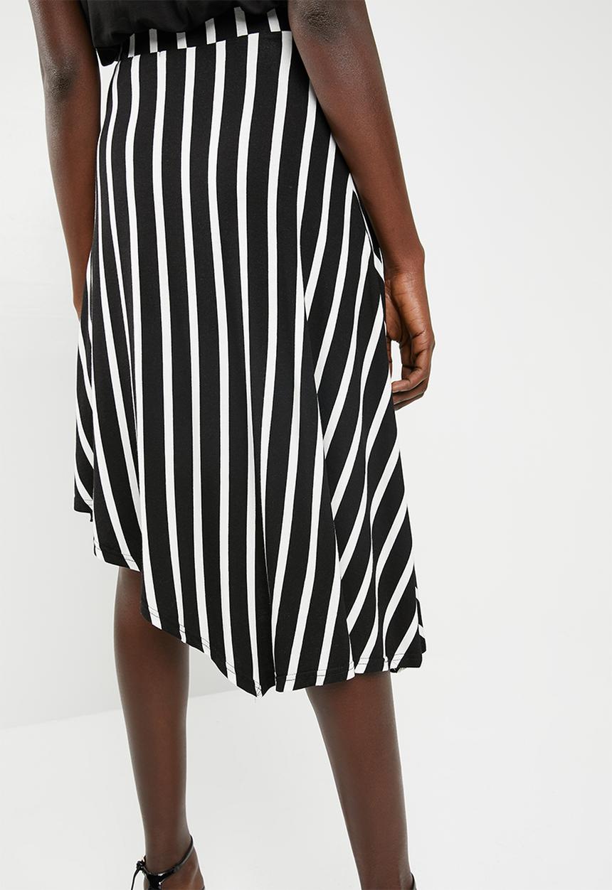c(inch) - Asymmetrical skirt - black and white