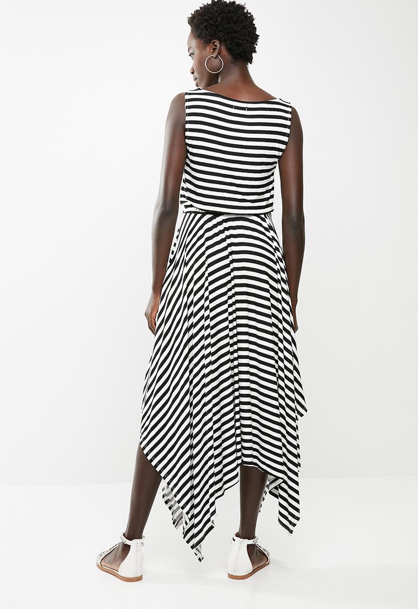 edit - Striped sleeveless dress with dipped hem - black & white 