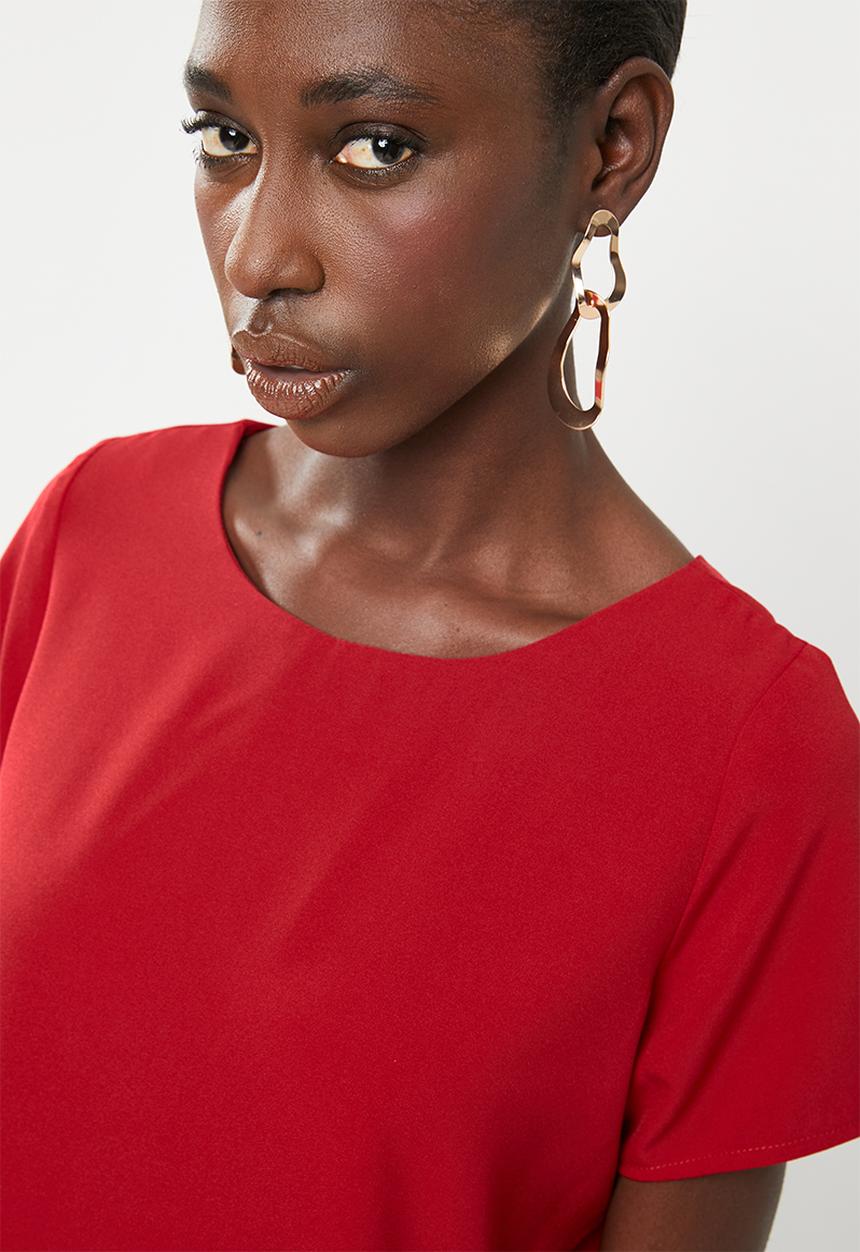 c(inch) - Open back blouse - red