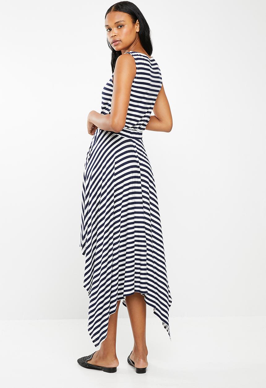 edit - Sleeveless dress with dipped hem - navy