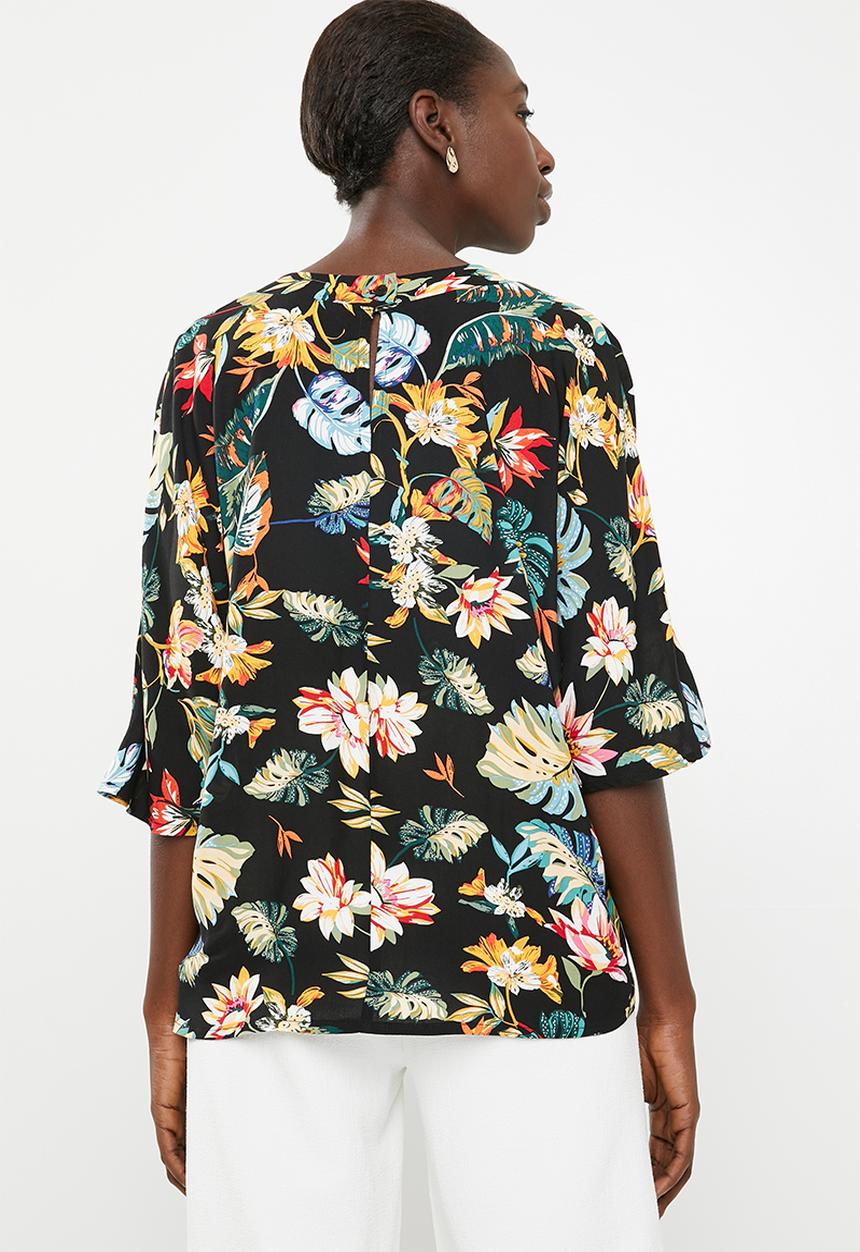 Superbalist - V-neck blouse - black floral