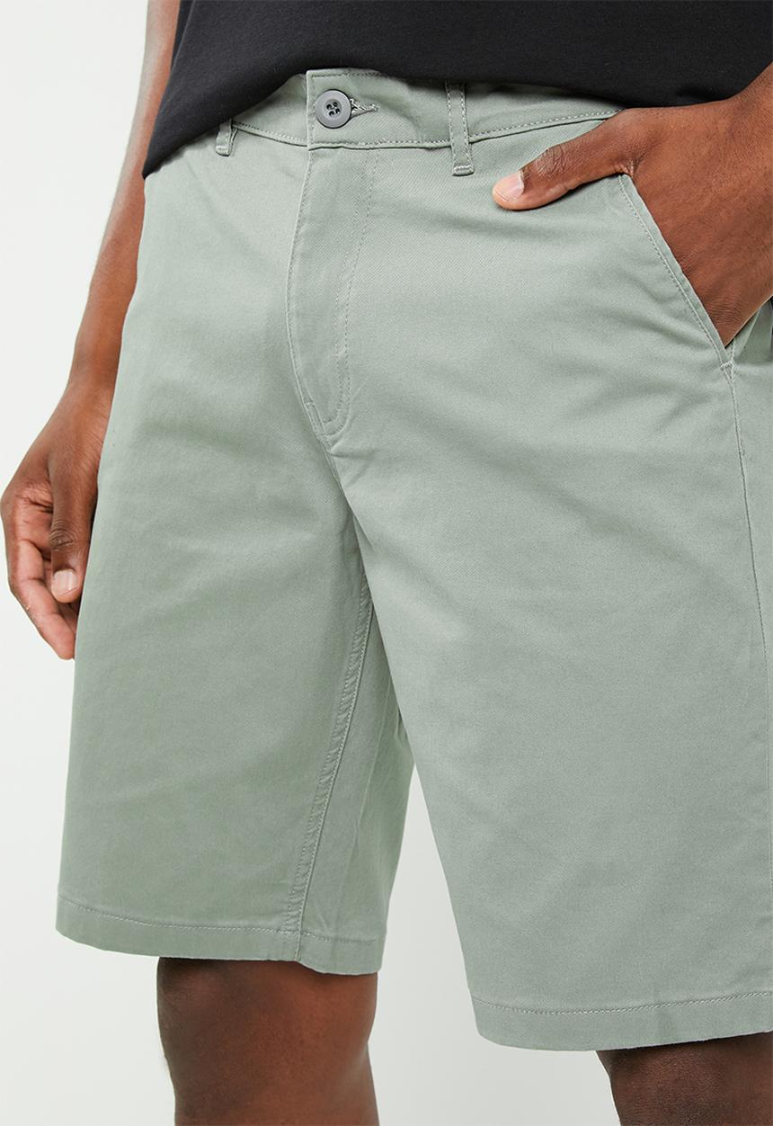 Superbalist - Slim chino shorts - green