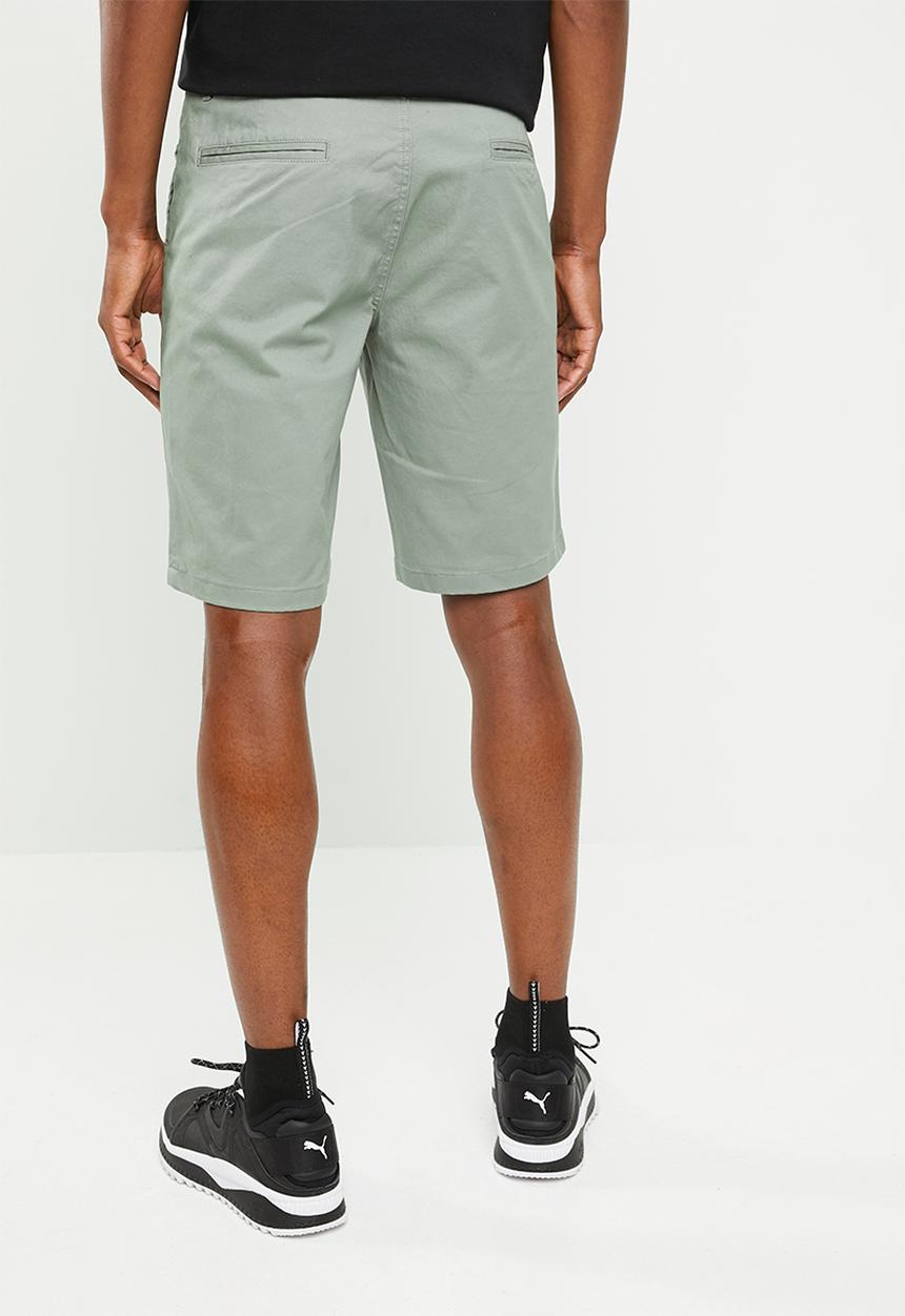 Superbalist - Slim chino shorts - green