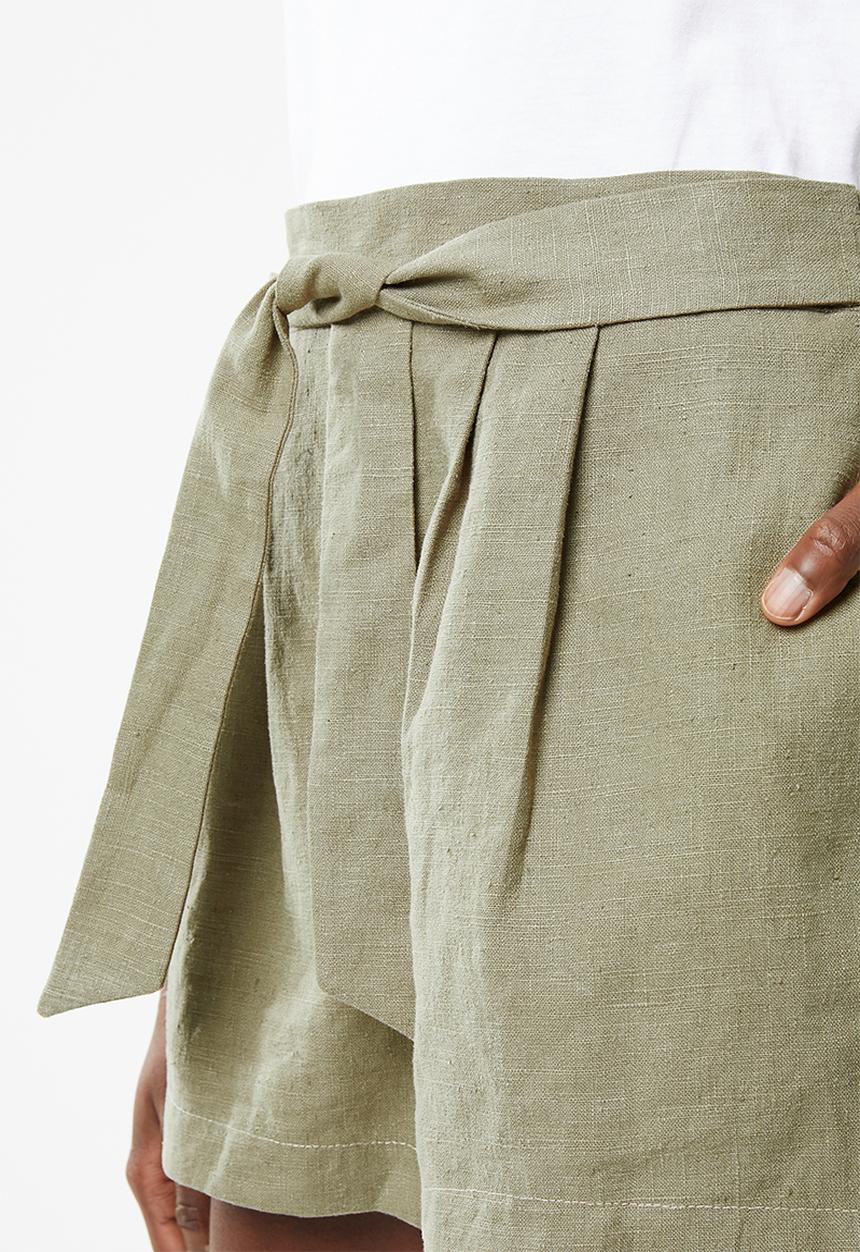 Superbalist - Short with tie - green