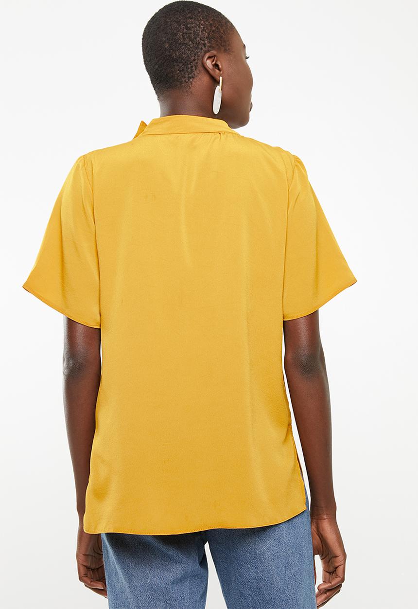 STYLE REPUBLIC - Choker neckline blouse - yellow