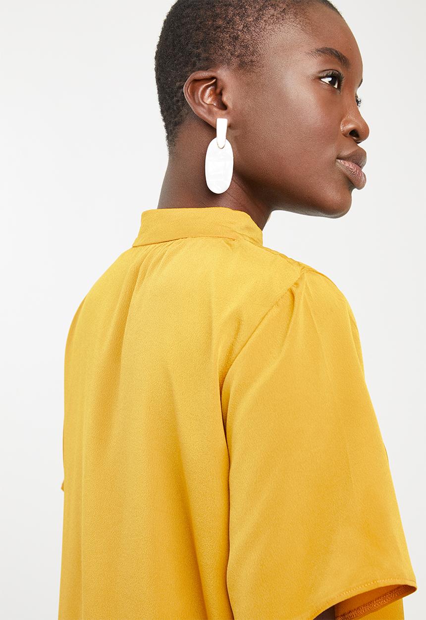 STYLE REPUBLIC - Choker neckline blouse - yellow