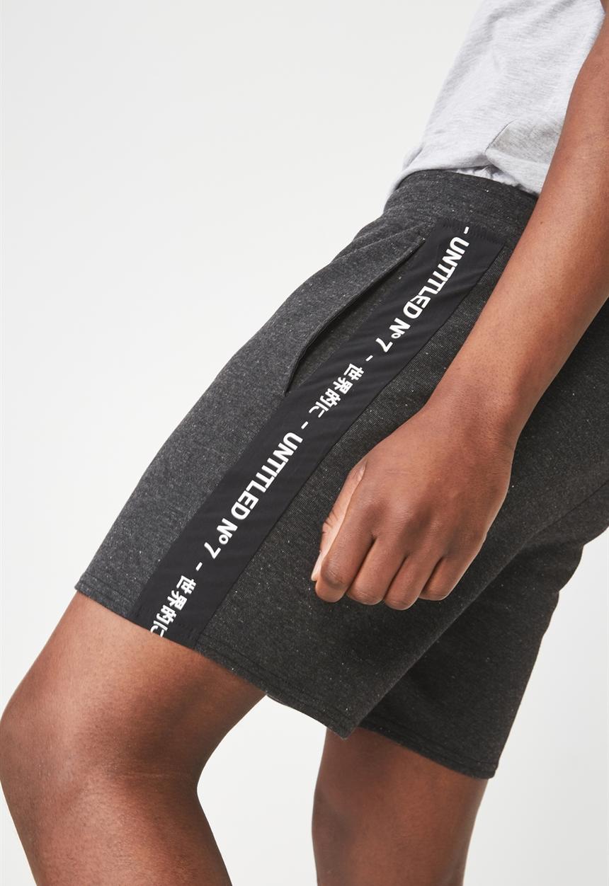 Cotton On - Coar side stripe double knit shorts - black