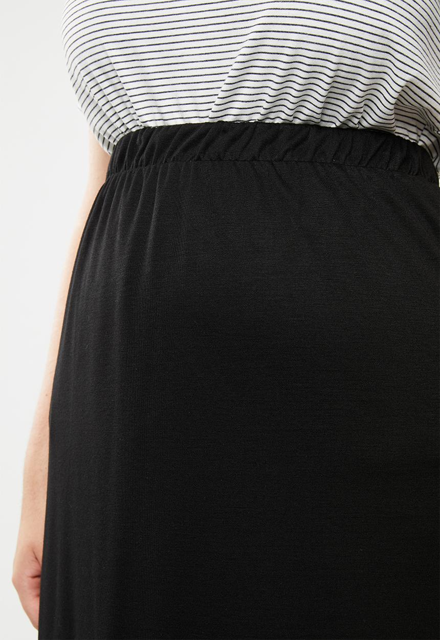 edit Plus - Maxi skirt with side slits - black
