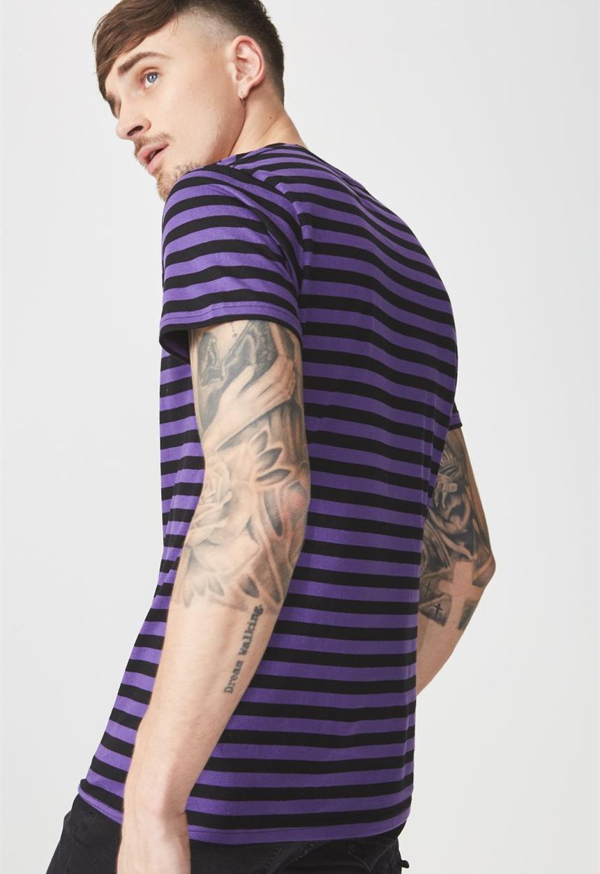 Cotton On - Tbar premium crew neck tee - black & purple 