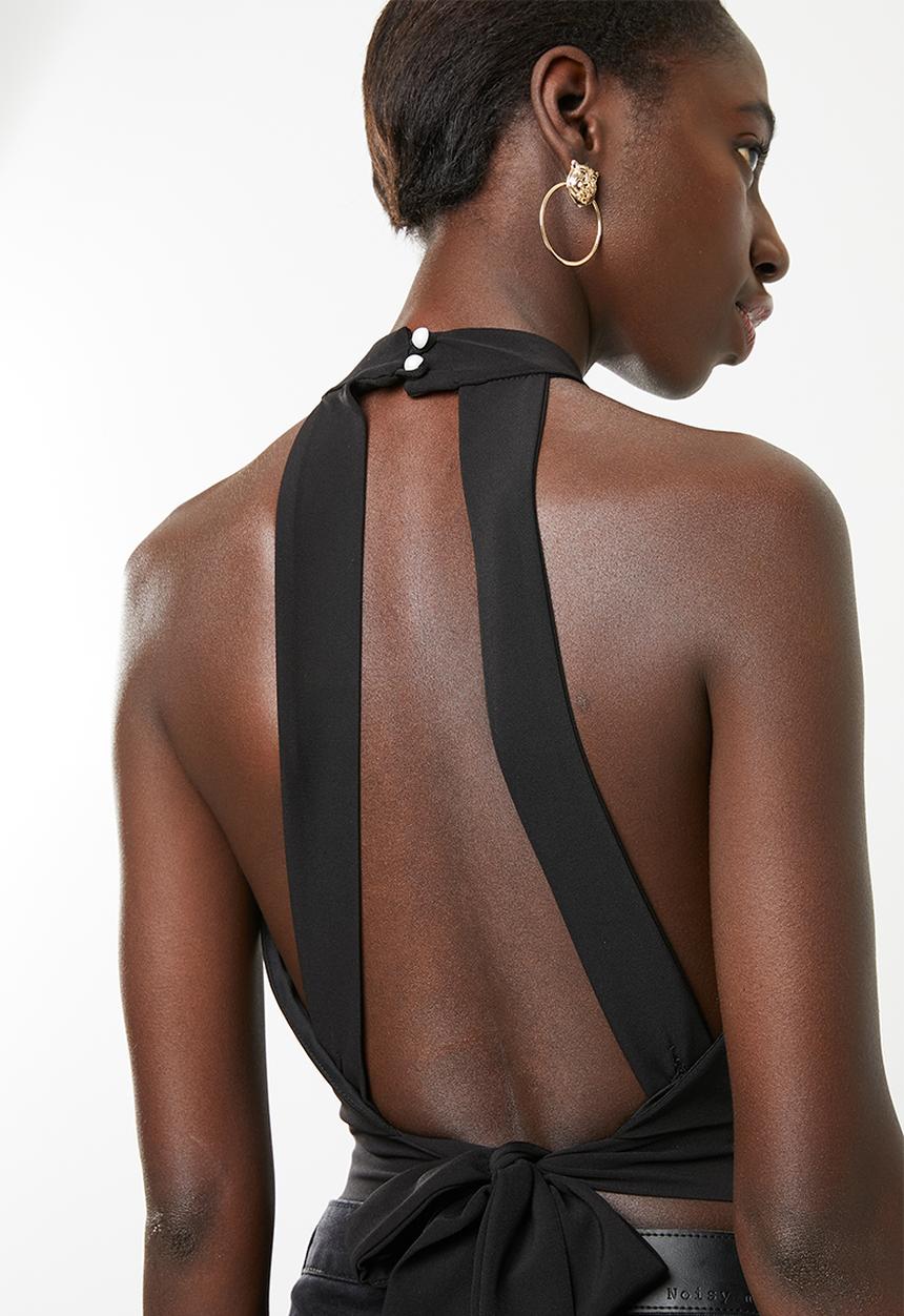 STYLE REPUBLIC - Cross front crop top - black