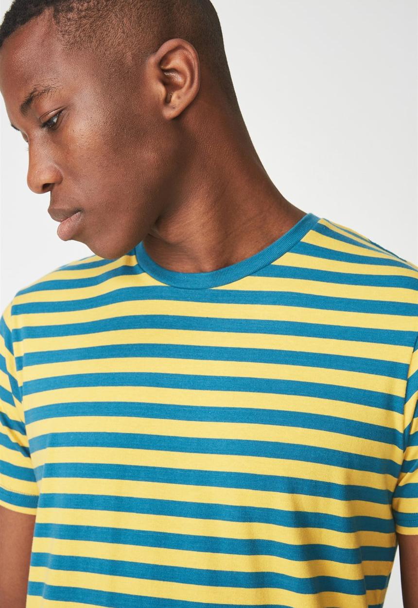 Cotton On - Tbar premium crew neck tee - yellow & blue