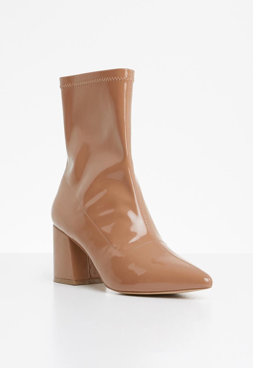Missguided - Mid heel sock boot patent - neutral