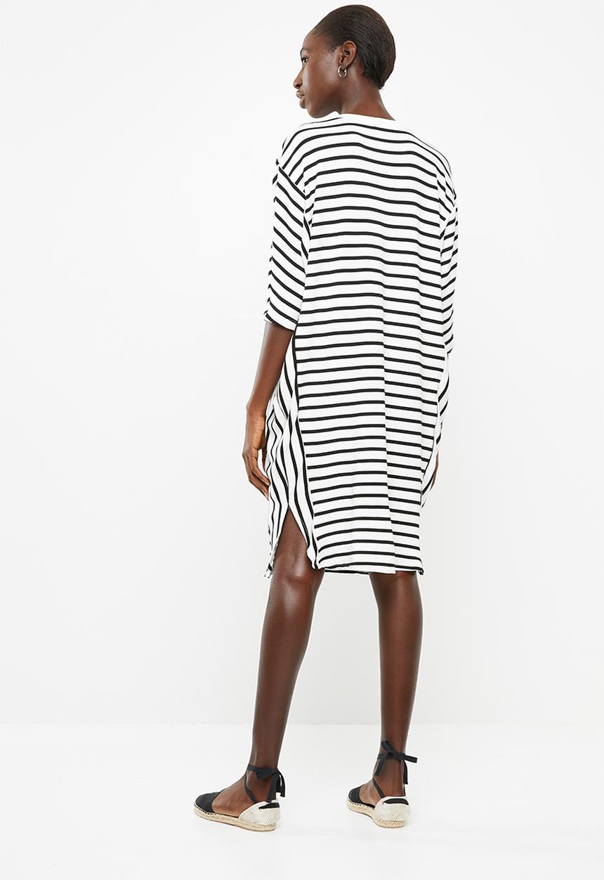 Superbalist - Contrast stripe dolman t-shirt dress - black and white stripe