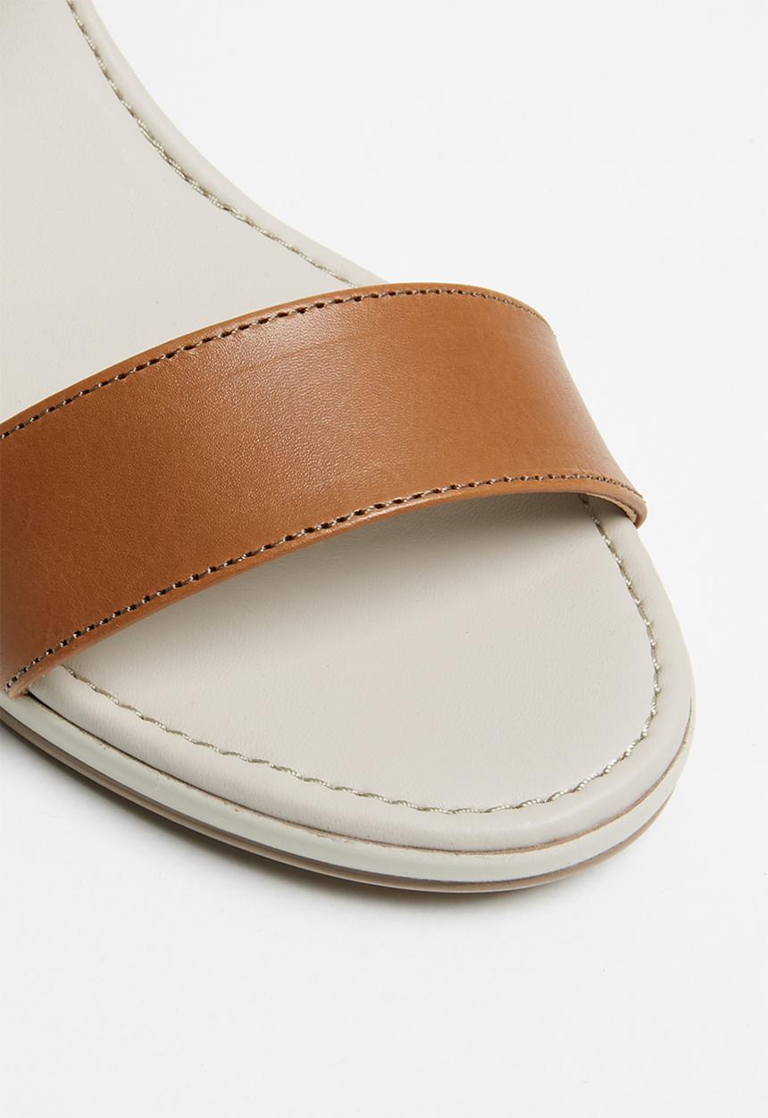 Phelan - Ankle strap leather heels - tan