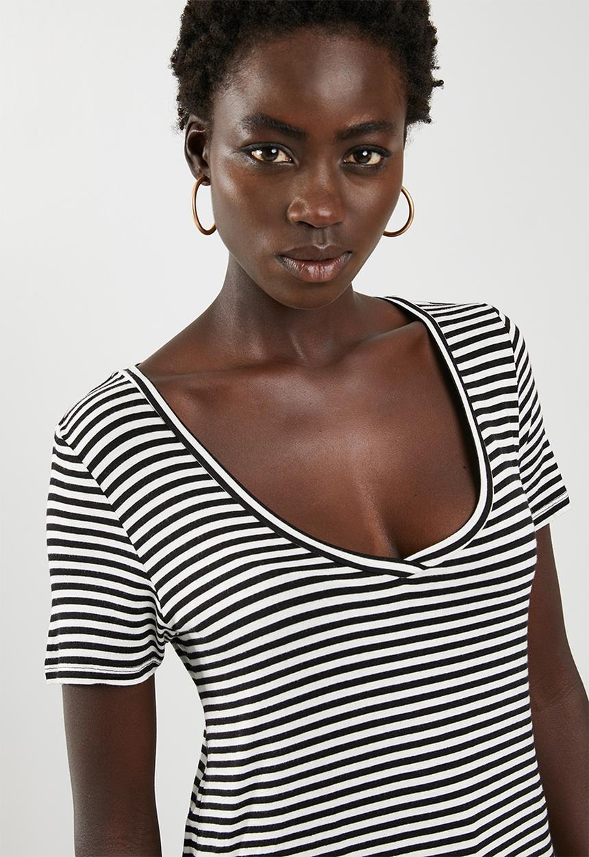 edit - Basic V-neck T-shirt - white