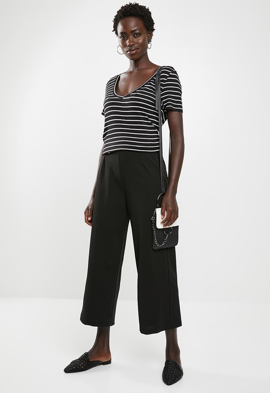 edit - Basic V-neck T-shirt - black