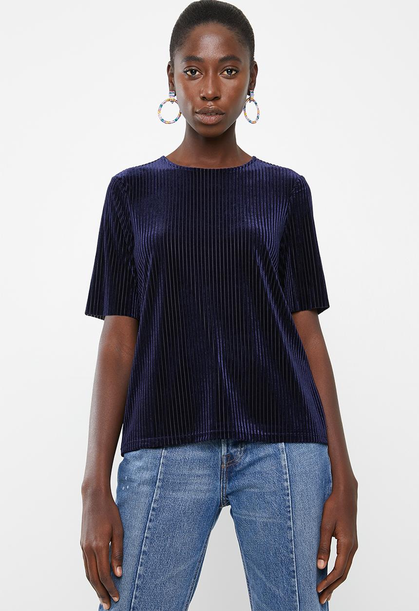 Vero Moda - Ella velvet short sleeve boca top - navy