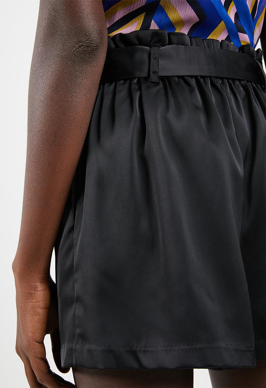 Vero Moda - Dala shorts - black