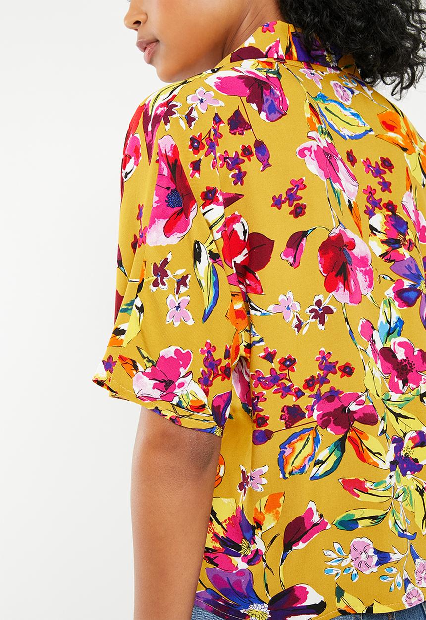 Superbalist - Drop shoulder crop shirt - yellow floral