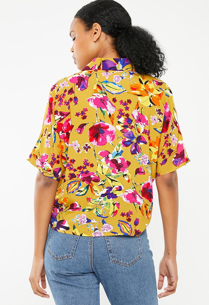 Superbalist - Drop shoulder crop shirt - yellow floral