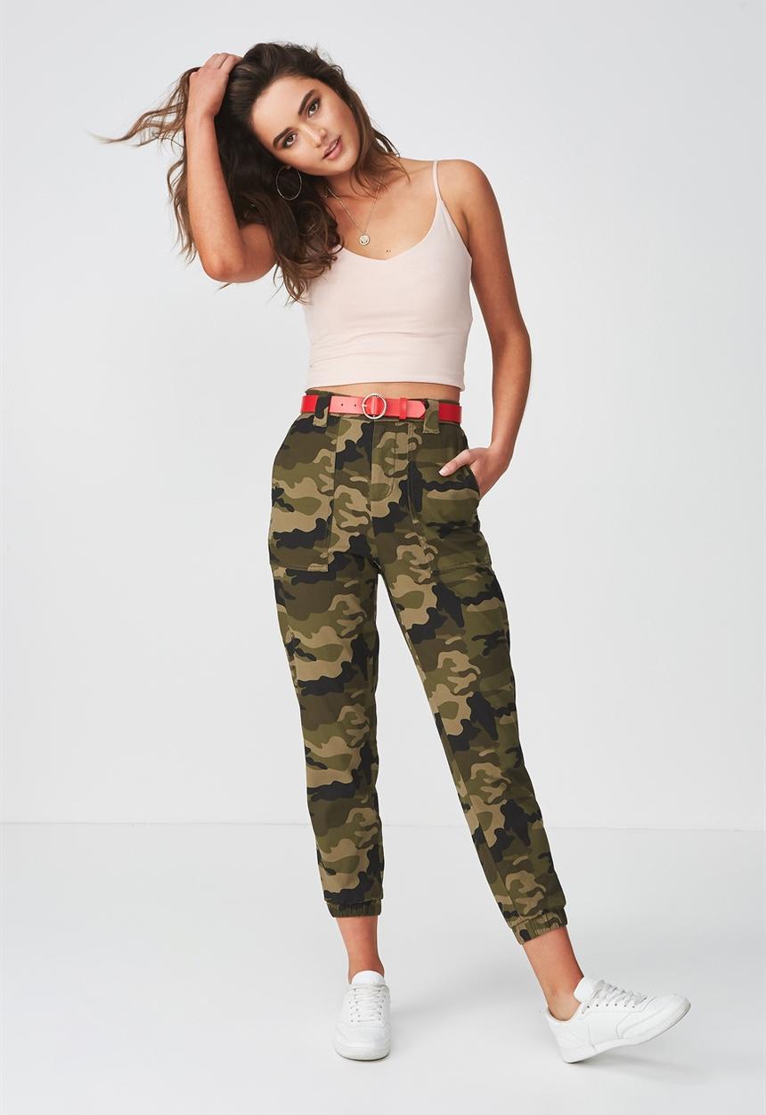 Supré  - Hayley v neck cropped top- pink