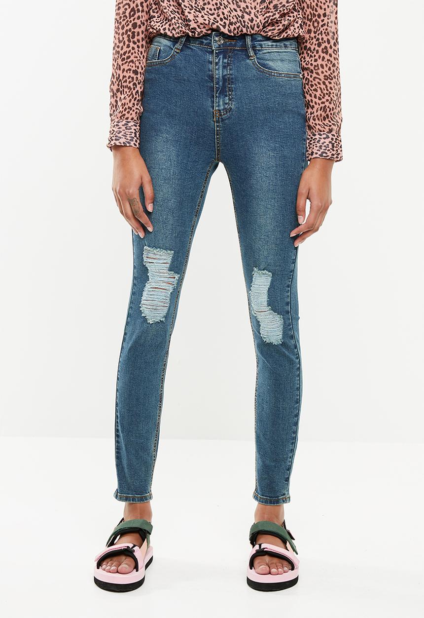 Missguided - Sinner distress knee cut hem high waisted- stonewash