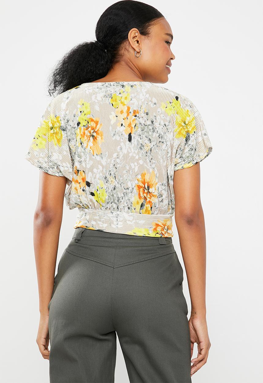 Superbalist - Plisse wrap tee- champagne floral