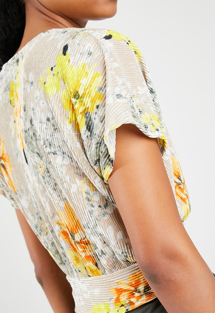 Superbalist - Plisse wrap tee- champagne floral