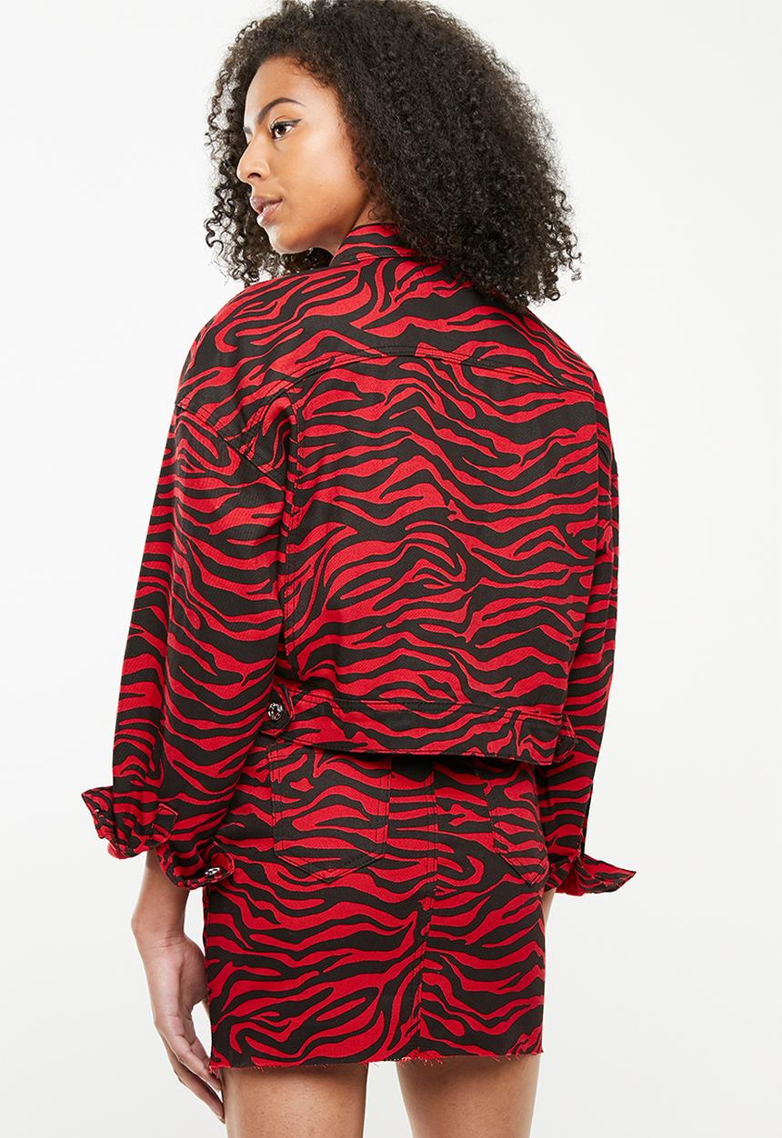 Missguided - Zebra print cropped denim jacket- red