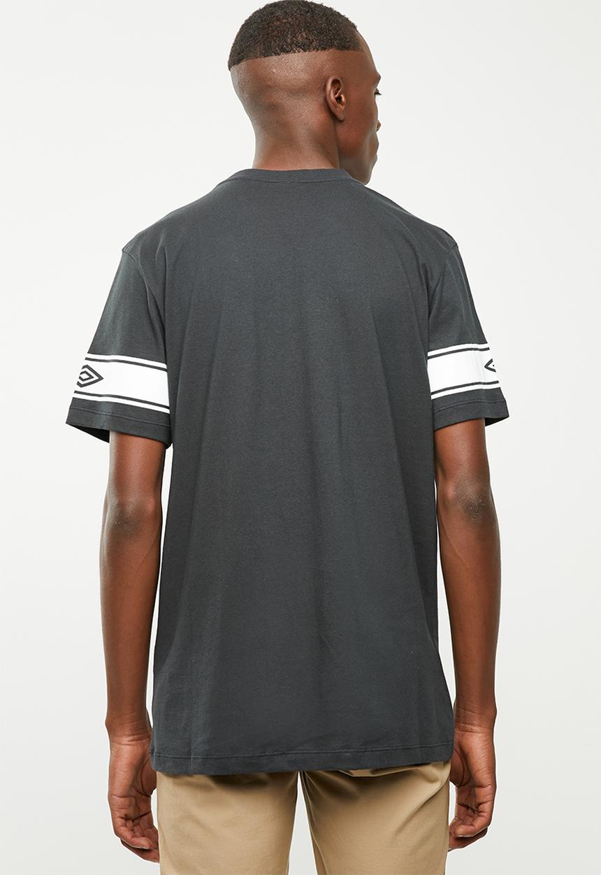 Umbro - Umbro barrier tee - black & white
