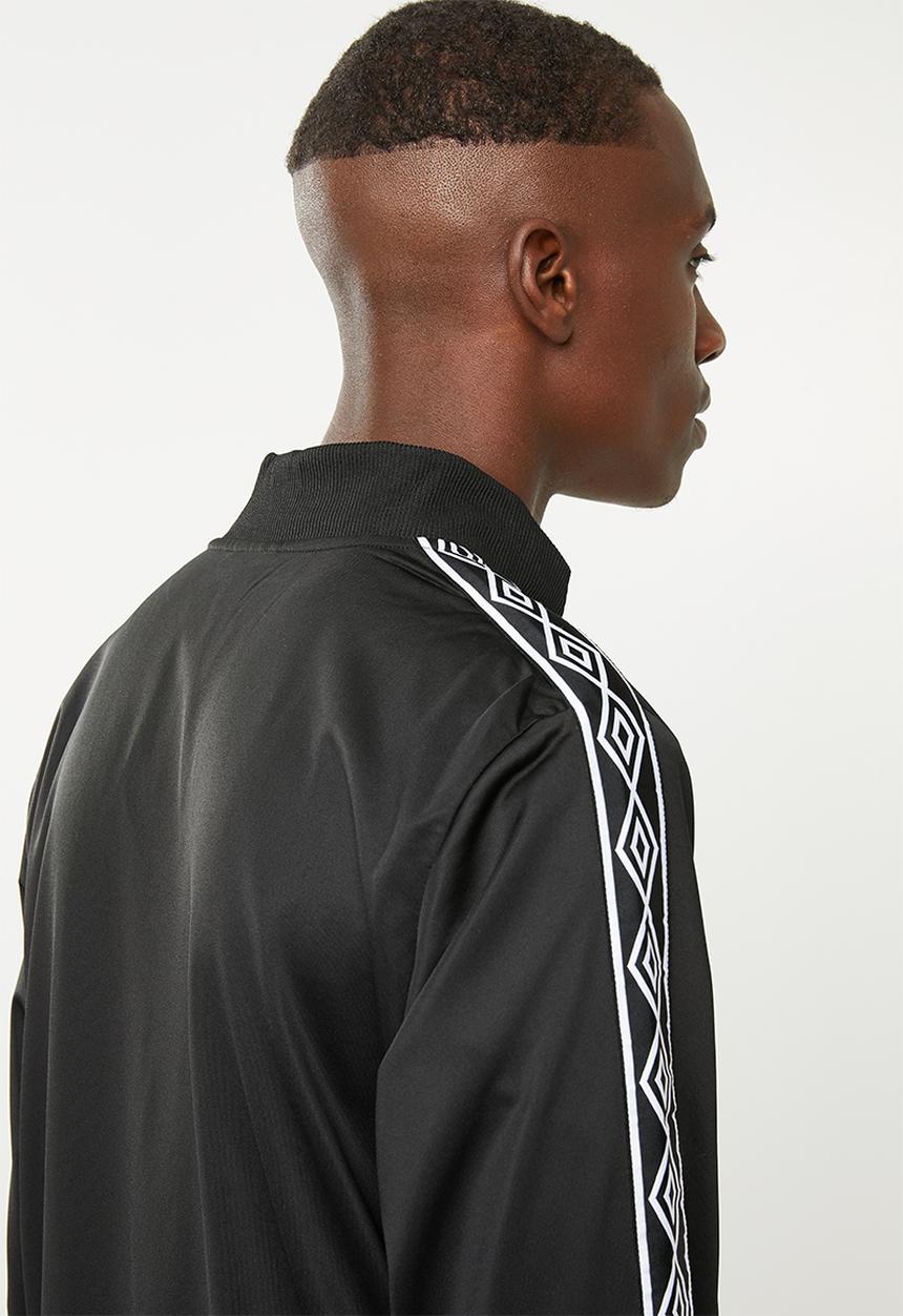 Umbro - Umbro retro taped tricot jacket - black