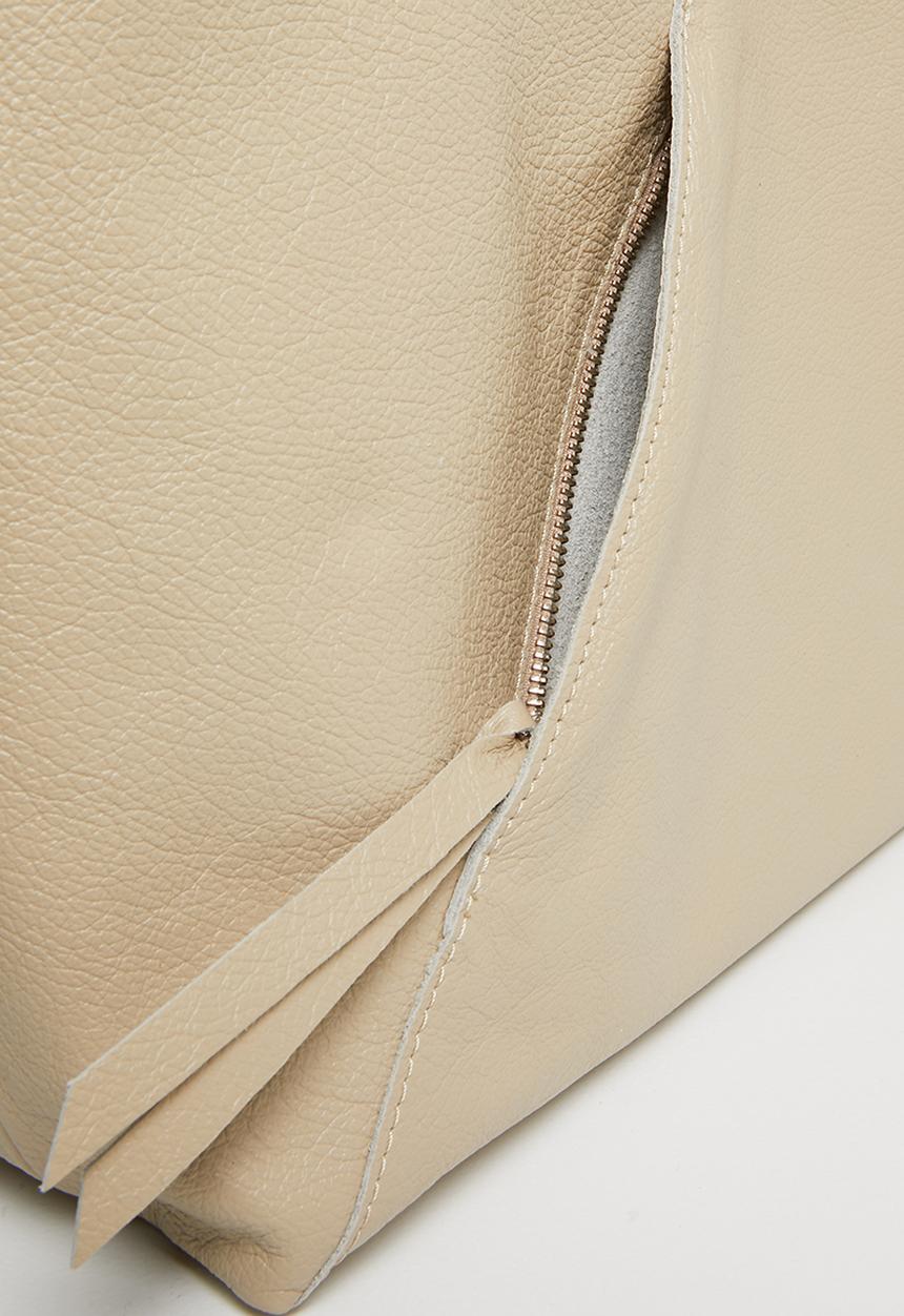 Superbalist - Zip pocket leather shopper bag-bone
