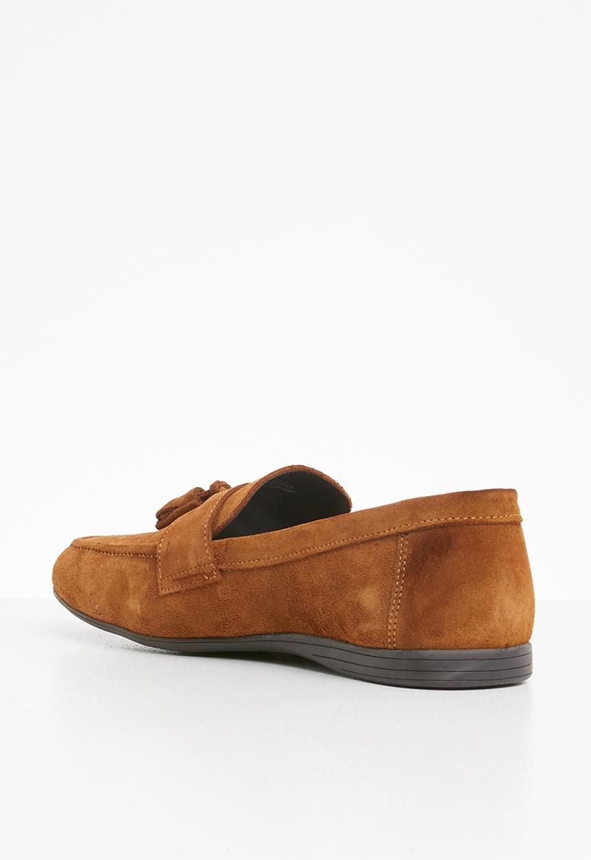 STYLE REPUBLIC - Suede tassel slip-on shoes - tan 