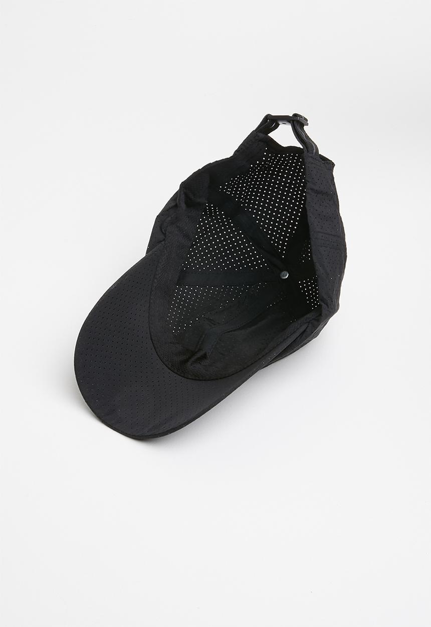 Perforated peak cap - black