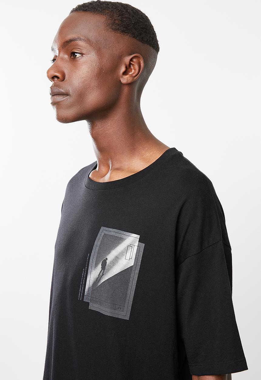 Superbalist - Printed loose fit tee - black 