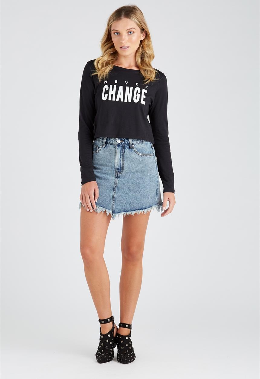 Supré  - Printed long sleeve loose crop - black 