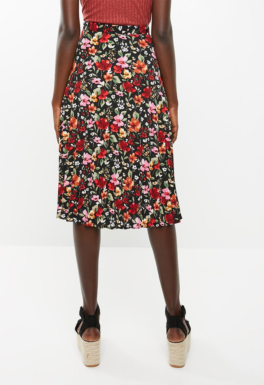 Superbalist - Pleated midi skirt  - black floral