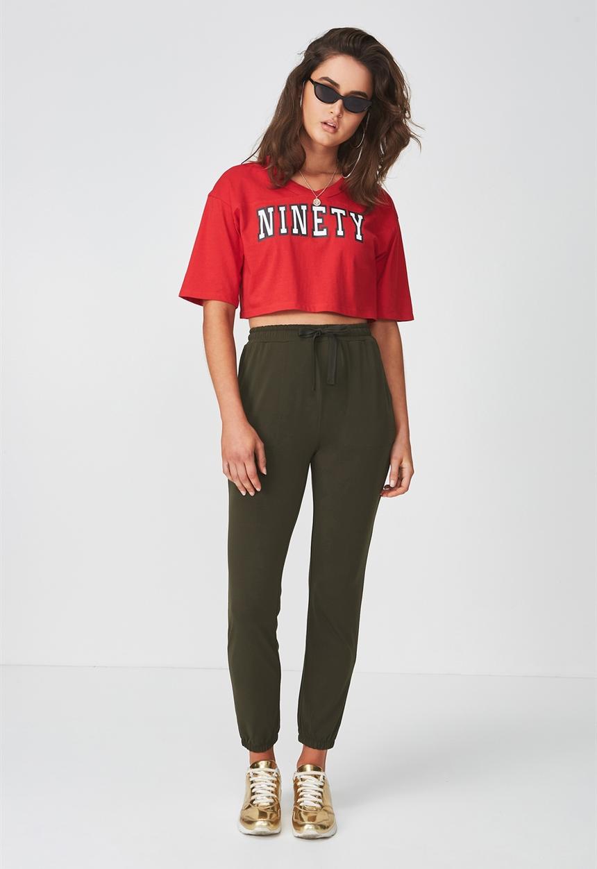 Supré  - V neck boxy crop - red