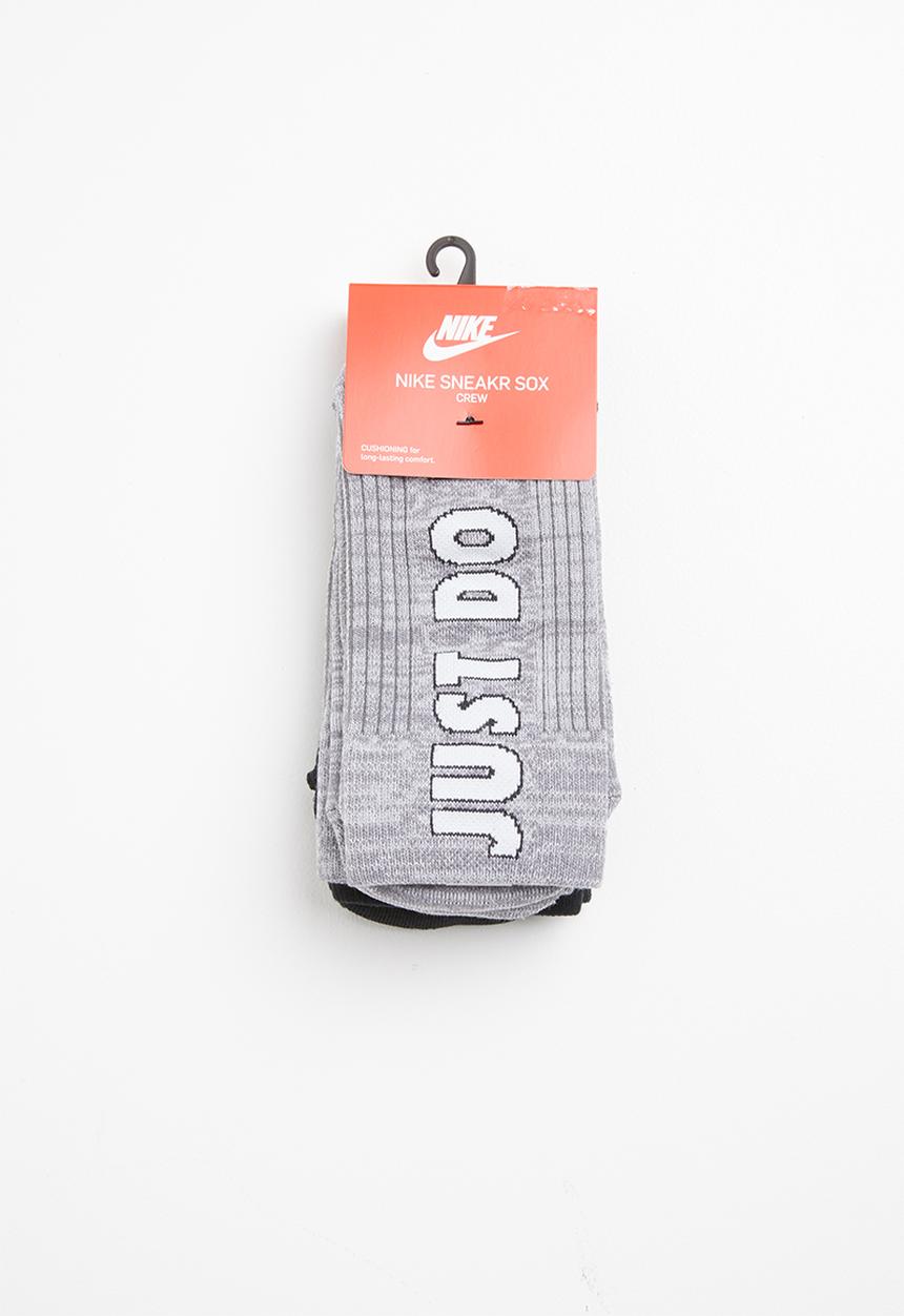 Nike - Sportswear sneaker socks - black and grey 