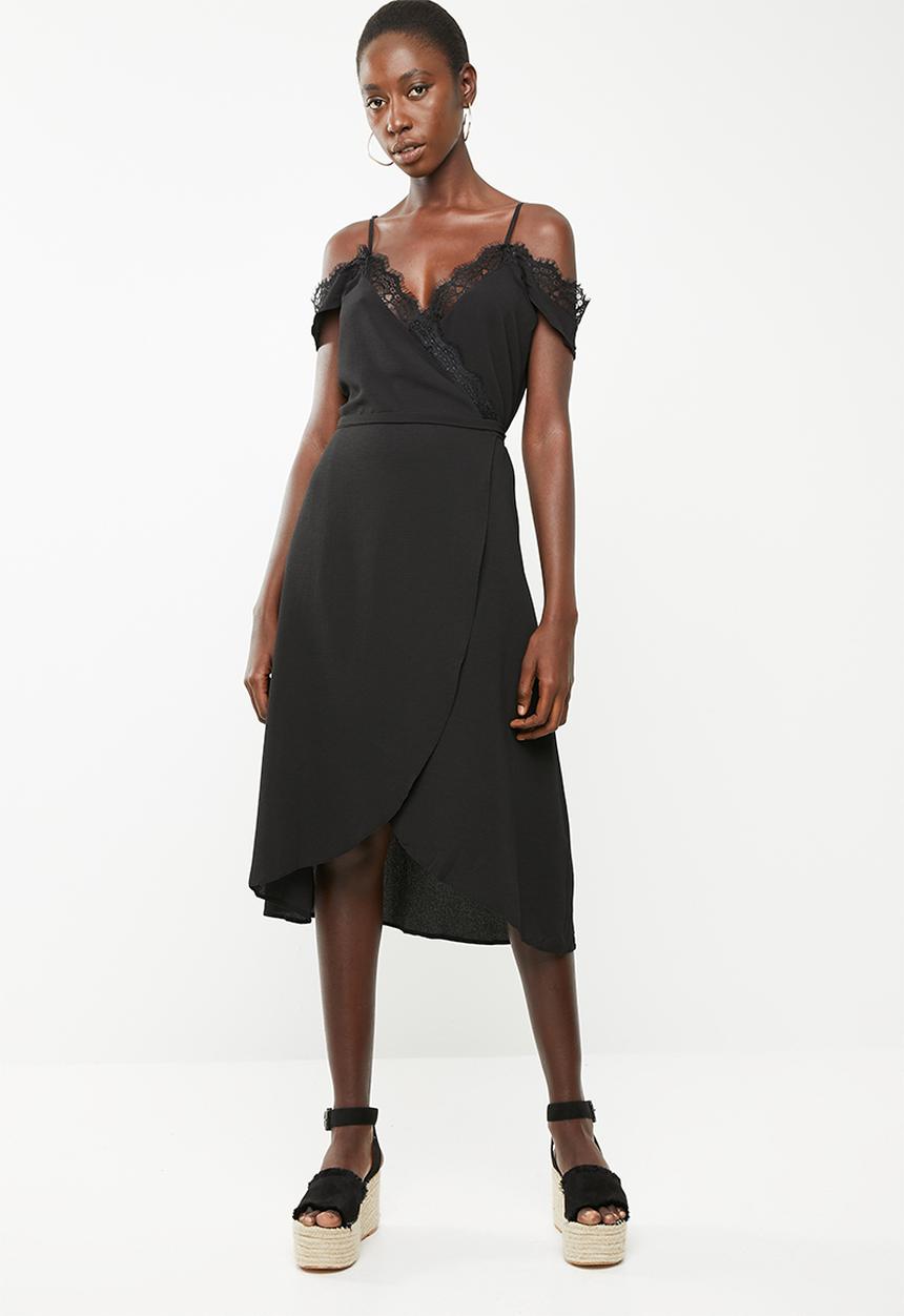 Revenge - Wrap dress with lace neckline - black