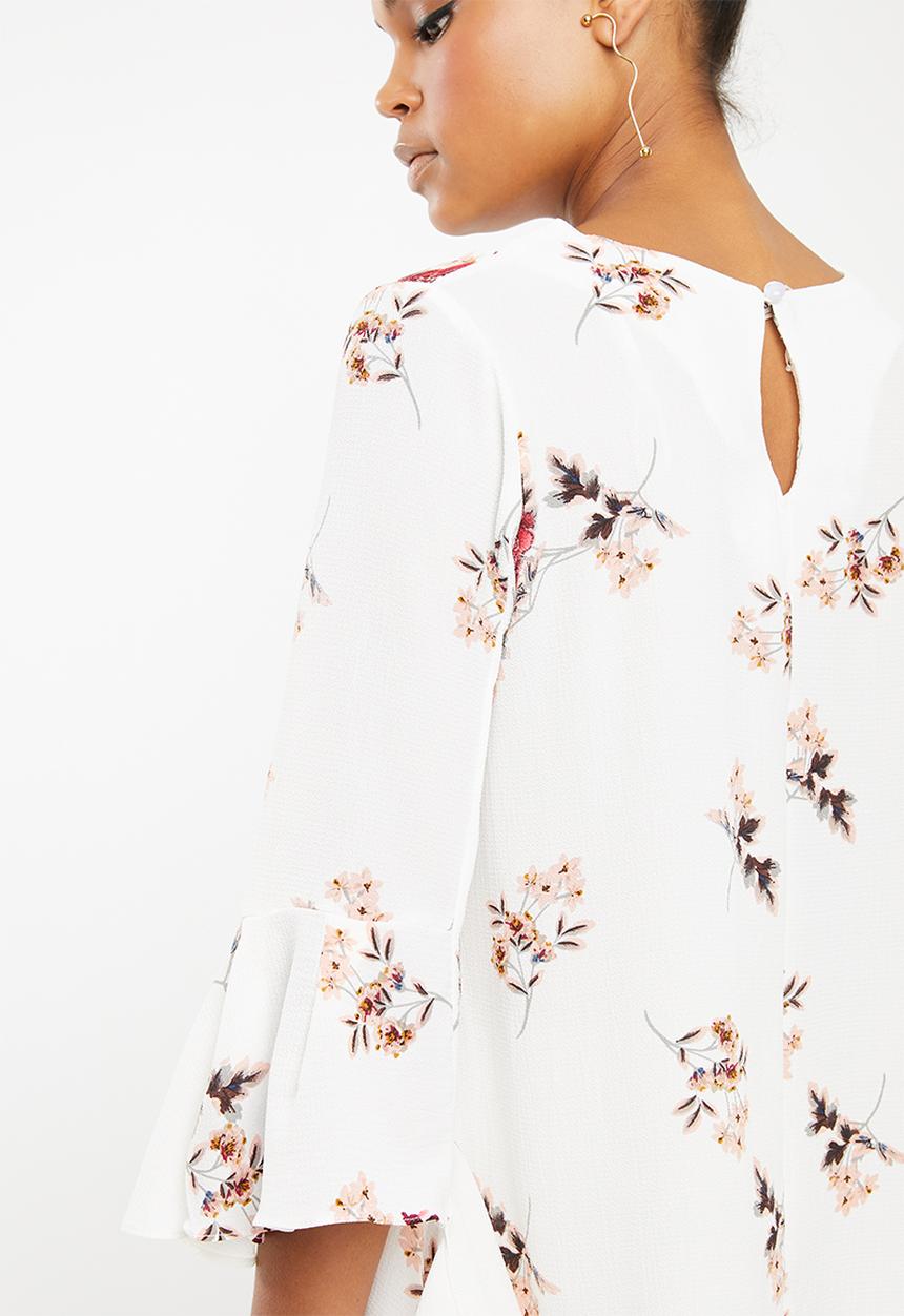 Revenge - 3/4 sleeve floral blouse - white